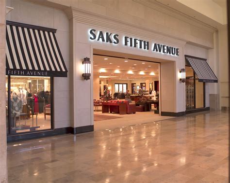 saks fifth street